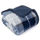 PAVILIA Twin Plaid Sherpa Throw Blanket for Couch Sofa Bed, Navy, 60x80