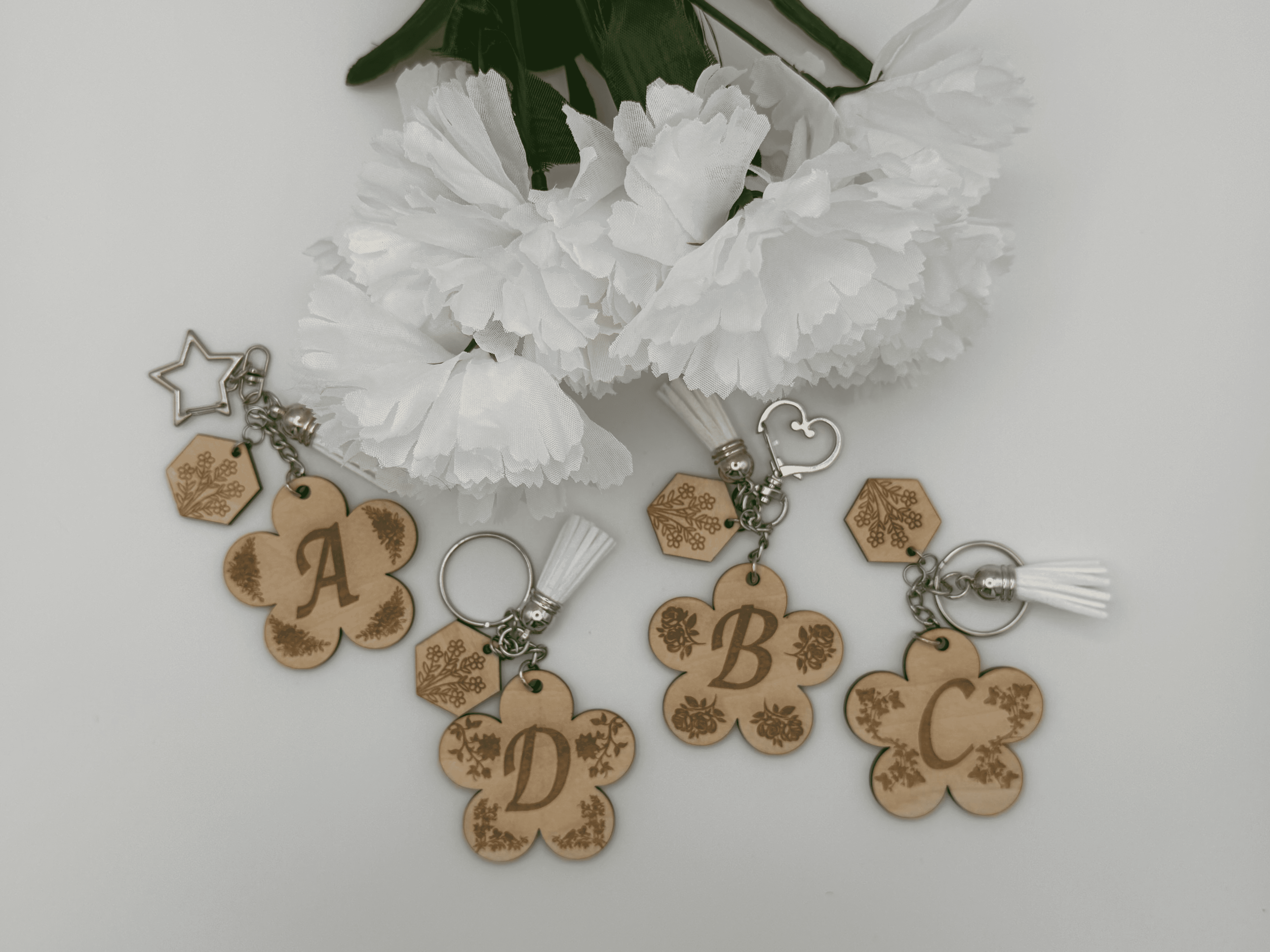 Wooden Flower Initial Keychain – Custom Engraved Letter Keyring