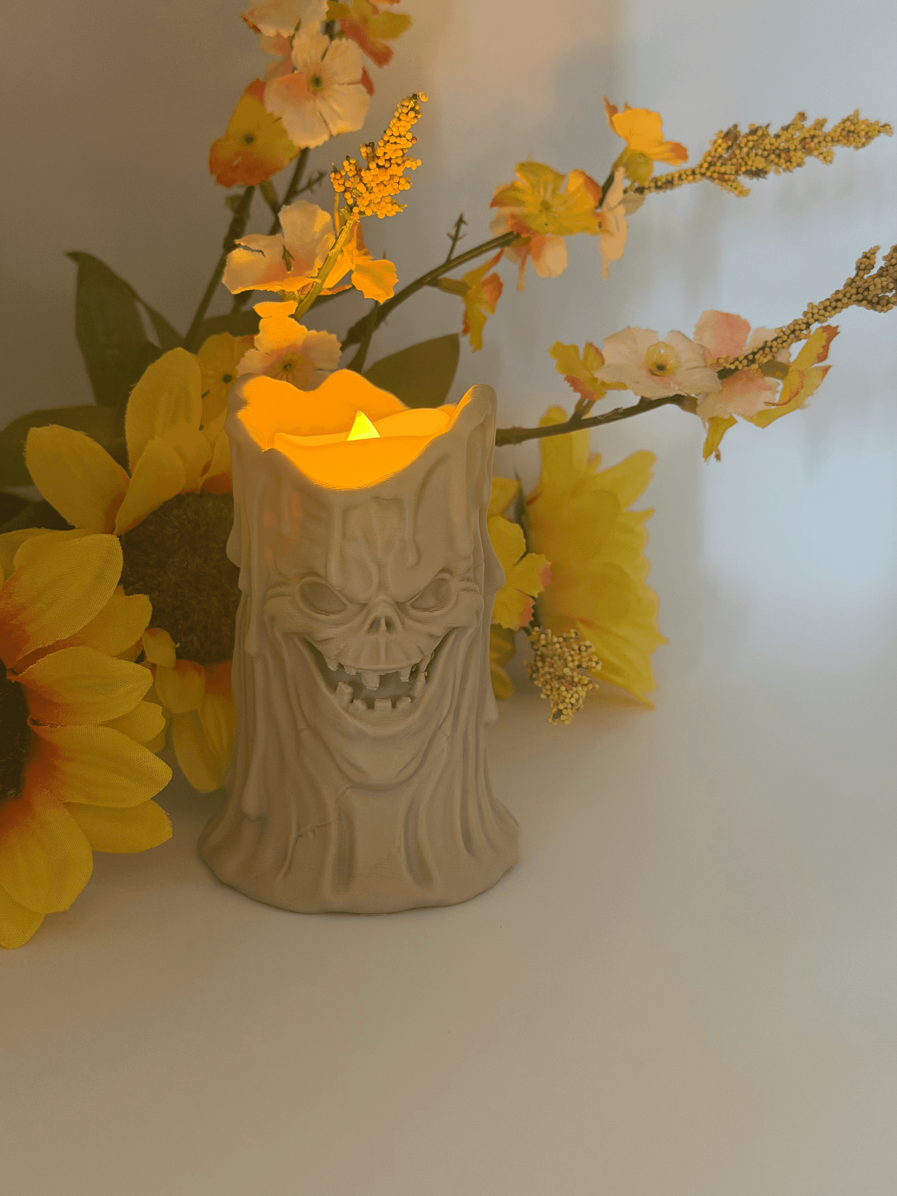 Scary Face Candle Holder – Beige Gothic Decor