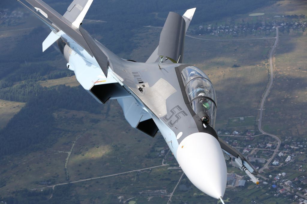 Тяжёлый истребитель Су-30СМ – универсальные возможности российской авиации. image