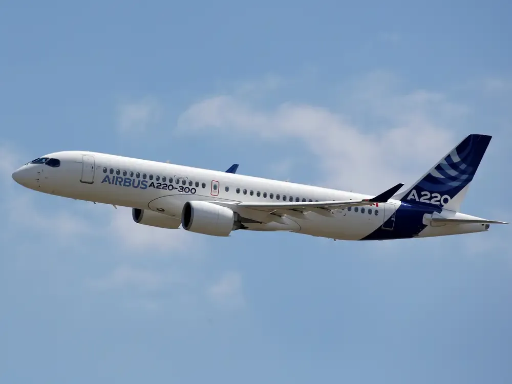 Airbus A220 image