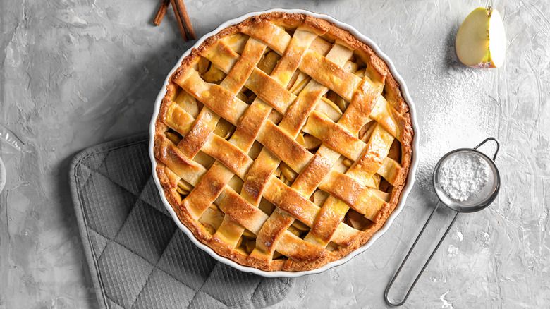 How Many Apples Are Needed to Make an Apple Pie? preview