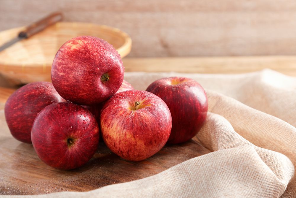 How Many Calories Does an Apple Have? preview