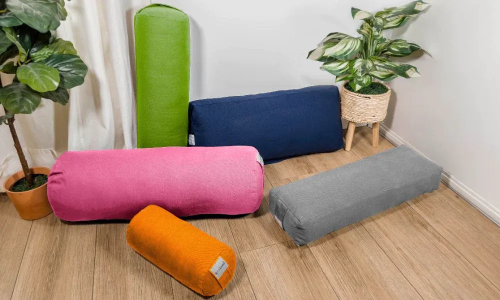 How to Choose A Yoga Bolster Pillow? preview