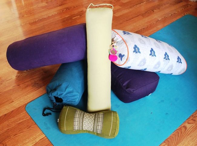 How to Use Your Yoga Bolster Pillow? preview