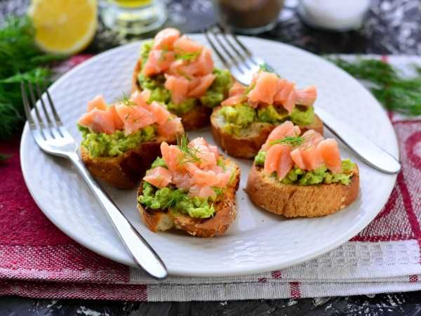 Как приготовить брускетту с авокадо: простой и вкусный рецепт preview